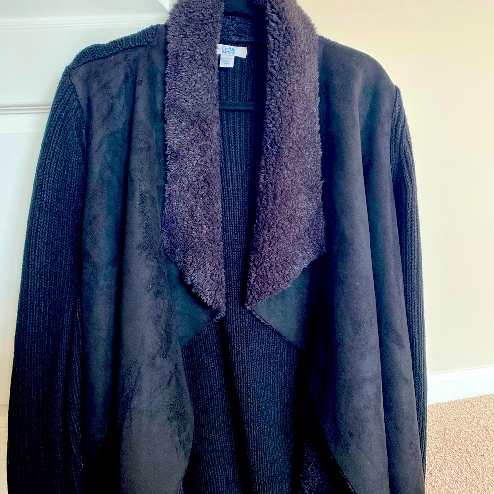 Sweater Vest black with fur